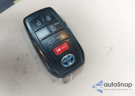 2022 Toyota Sienna Xle z USA, uszkodzony, nr VIN 5TDJRKEC0NS089565